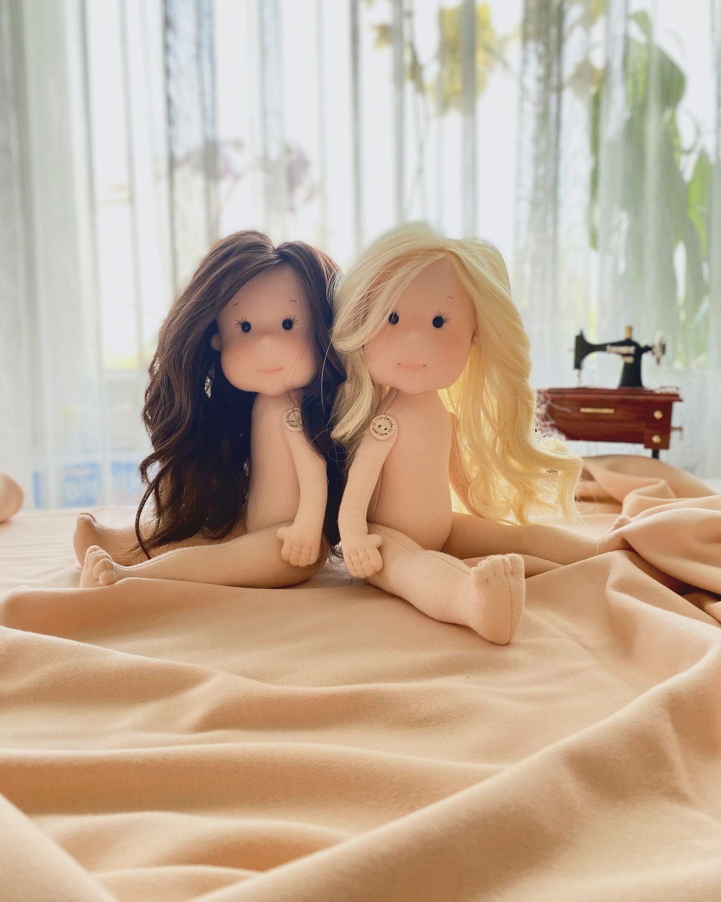 maleks_dolls_1717595801_3383761296735567582_4107355322